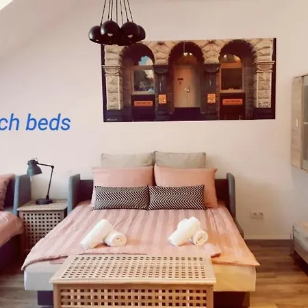 Lona * Λιουμπλιάνα