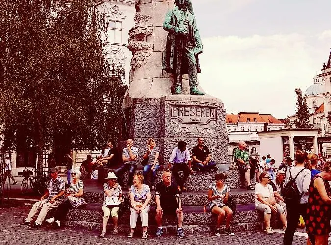 Lona Λιουμπλιάνα